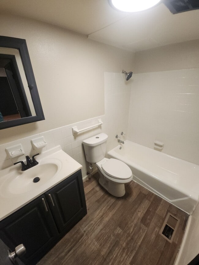 Building Photo - 1 Bedroom 1 Bath