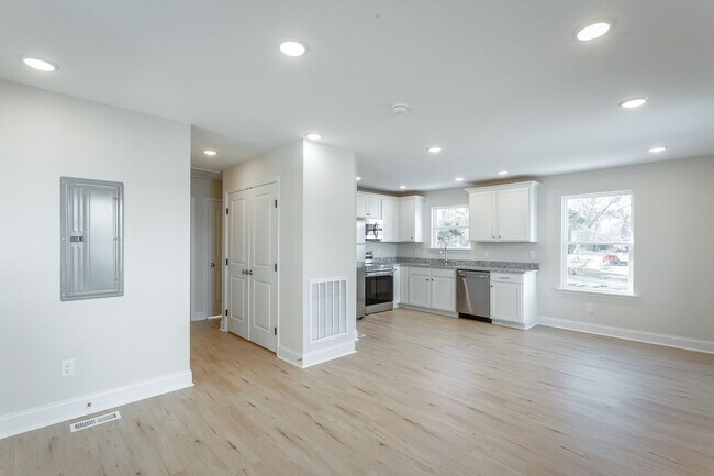 Building Photo - Brand New 2 Bedroom Home