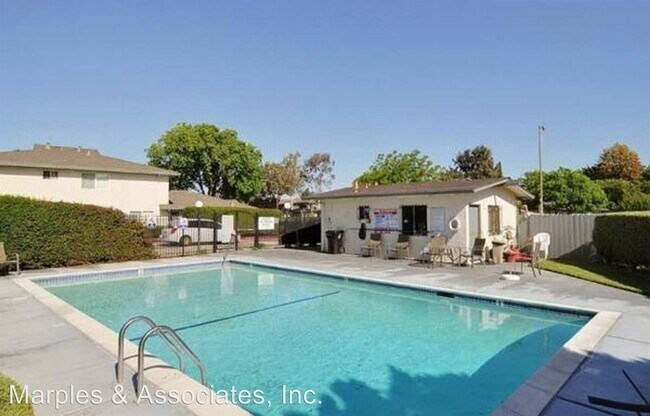 Foto del edificio - 353 Blossom Hill Rd