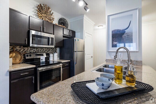 1BR/BA, 661SF - Kitchen - Sierra at Fall Creek