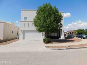 Building Photo - 13025 Birds View Cir