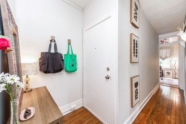 Building Photo - 3203 Parkwood Ave