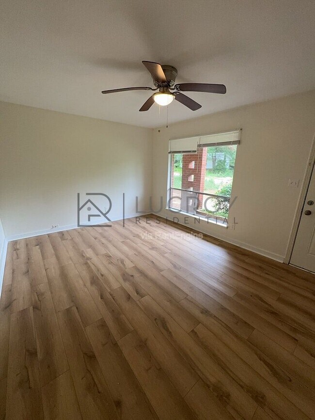 Building Photo - 1513 Maria Dr
