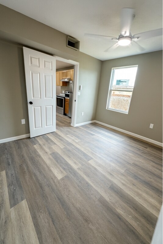 Building Photo - 120 W Blacklidge Dr