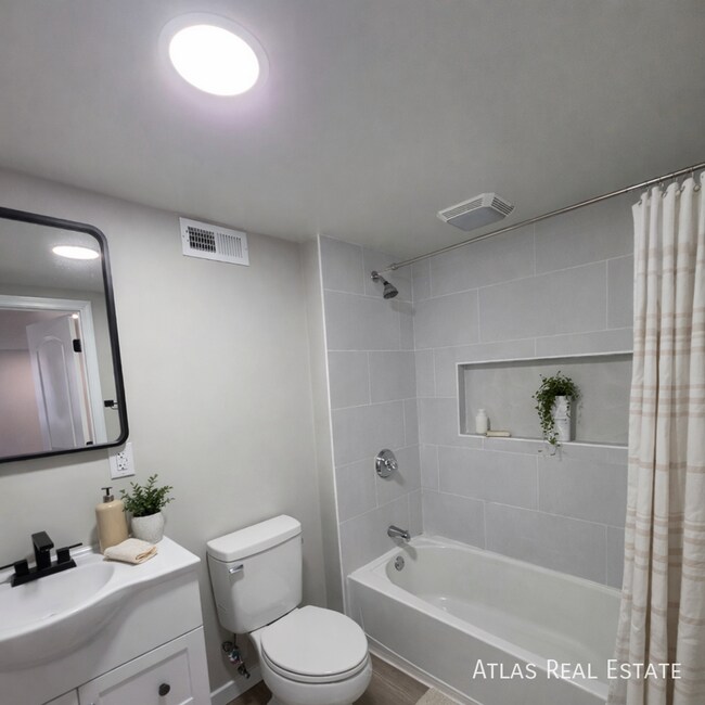 Foto del edificio - 2841 N 64 St