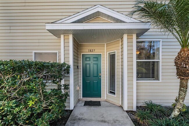 Building Photo - 1827 Hammocks Ave