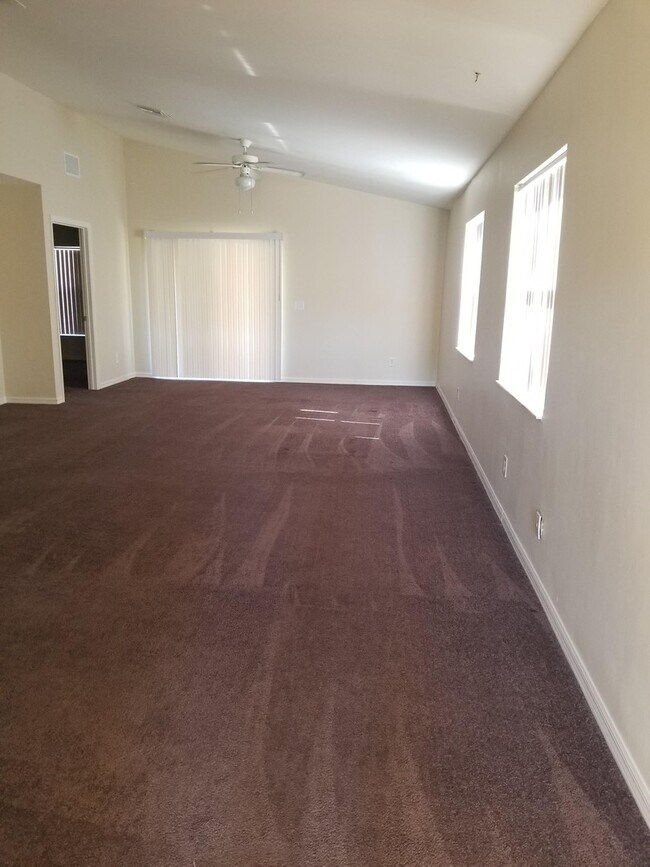 Foto del edificio - 2 Bed, 2 Bath Gated Community