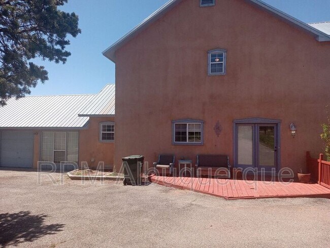 Building Photo - 4 Crestview Ln