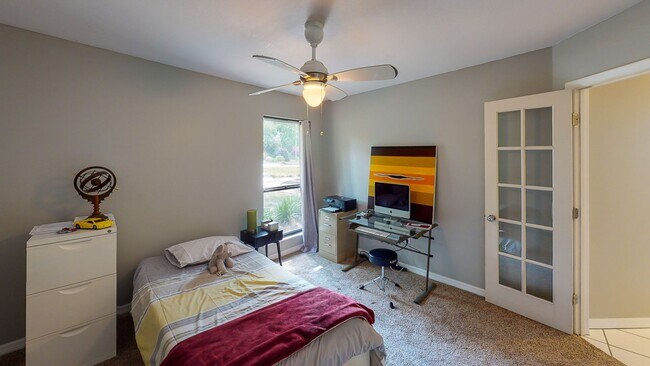 Foto del edificio - LOOK!  Park Avenue- 4 Bedroom/3 Bath - BEAUTIFUL!