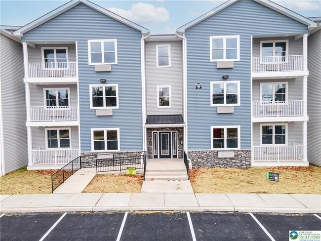 Building Photo - 948 N Front St