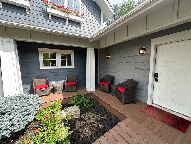 Foto del edificio - 4015 Wood End Dr
