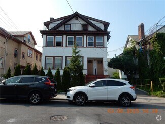 Building Photo - 11 Beekman Ave
