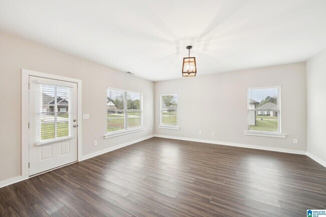 Building Photo - 460 Troubadour Ln