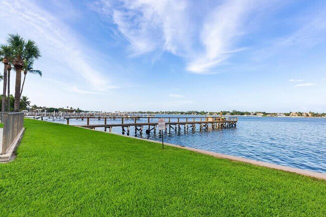 Foto del edificio - 1204 S Lake Dr
