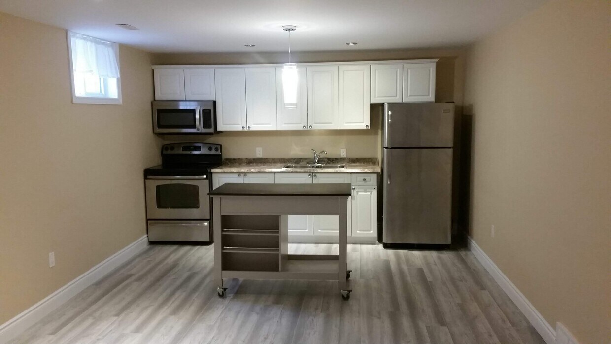 Kitchen - 79 Ruskview Rd