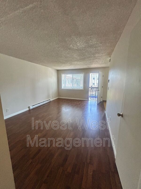 Foto del edificio - 1806 E FOURTH PLAIN Blvd