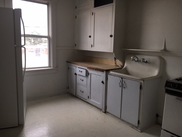 Building Photo - 376 N Elm St