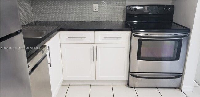 Photo - 8301 SW 142nd Ave Apartment