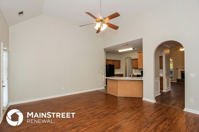 Building Photo - 203 Arbor Dr