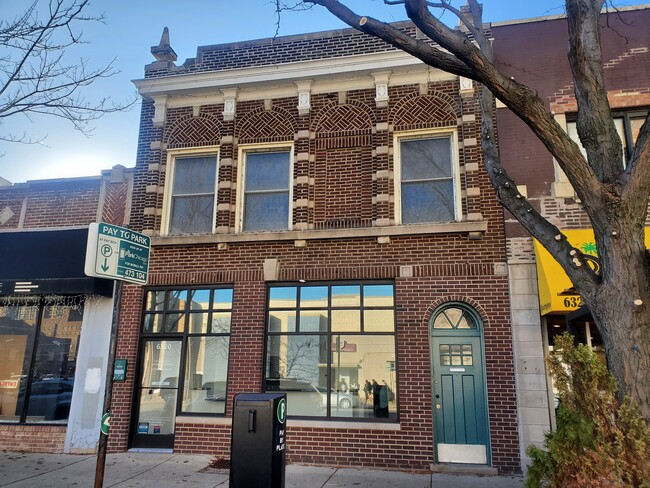 Building Photo - 6320 N Broadway
