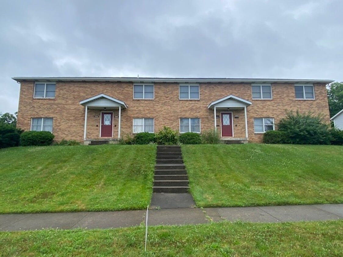 Primary Photo - 2 Bed 1 Bath Unit Available in Springfield+