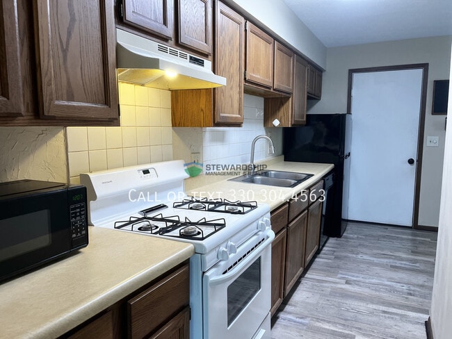 Building Photo - 931 Trimble Dr