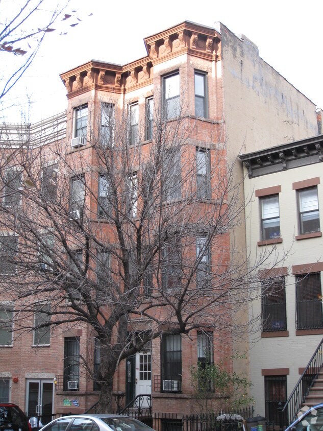 Building Photo - 599 President St