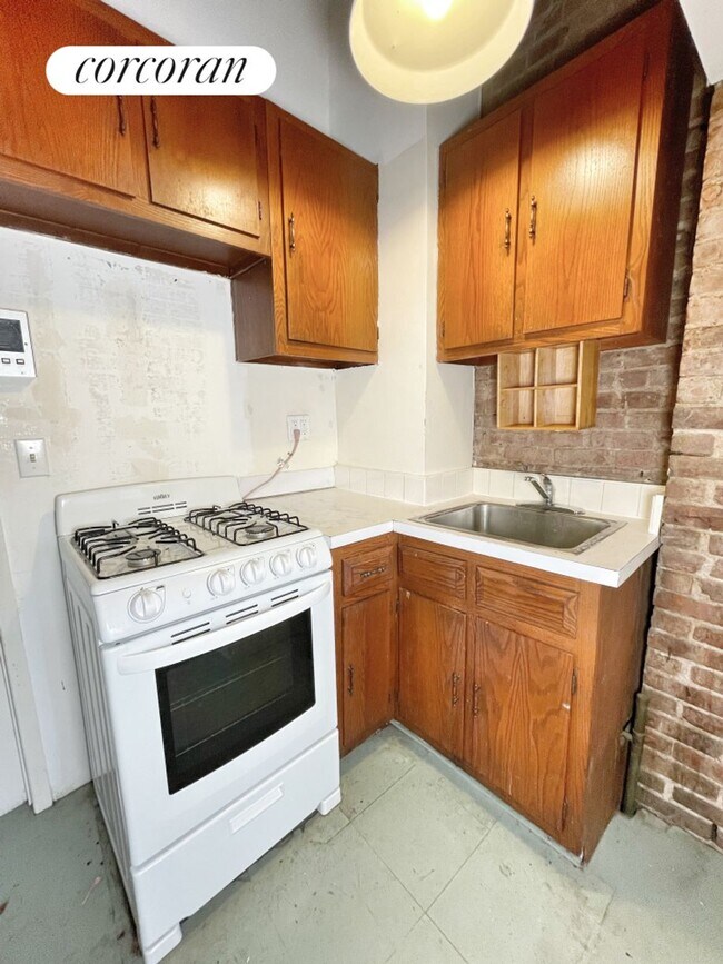 Foto del edificio - 50 E 1st St