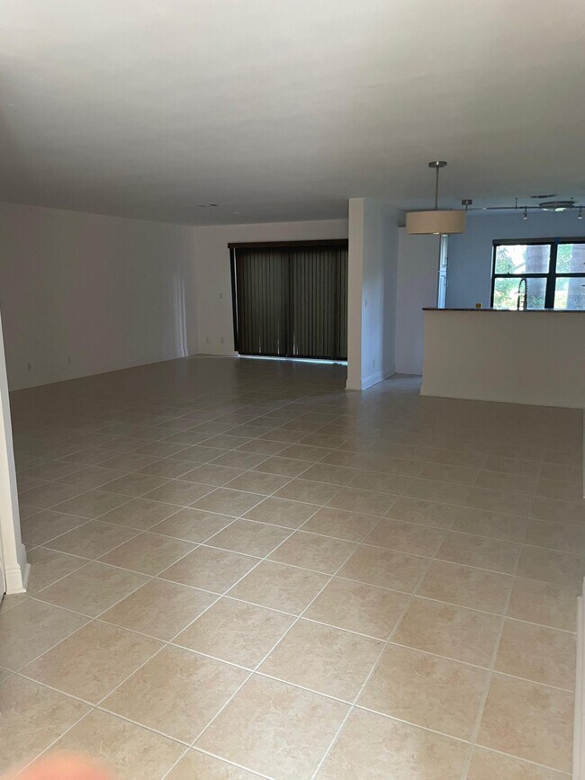 Building Photo - 6070 Verde Trail S