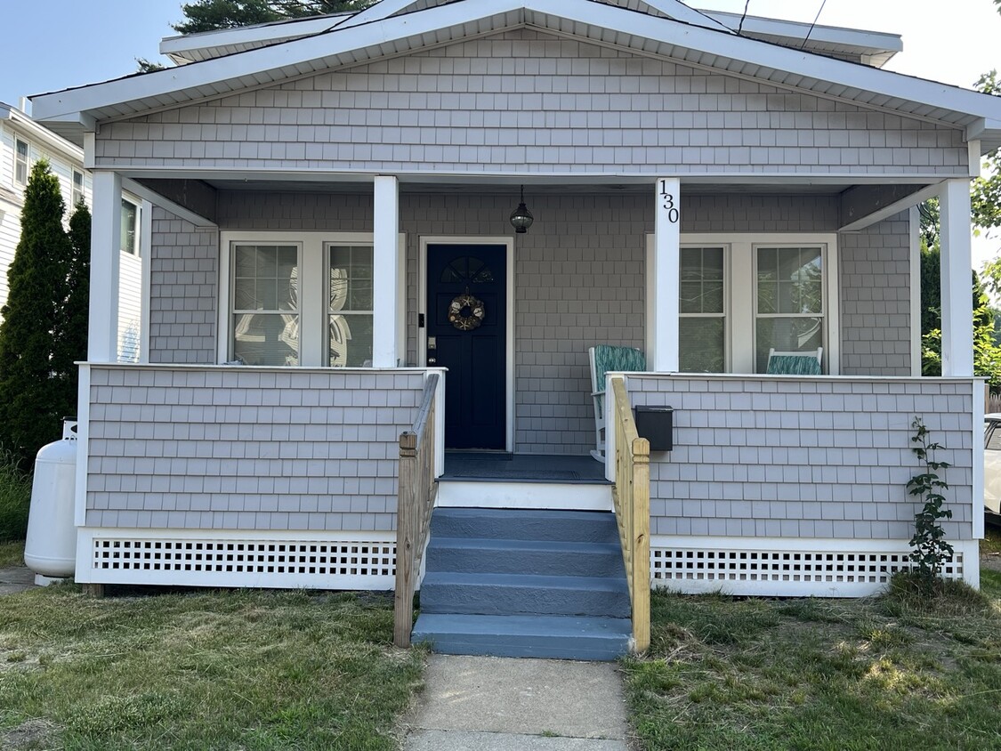 Front Entrance - 130 Union Ave