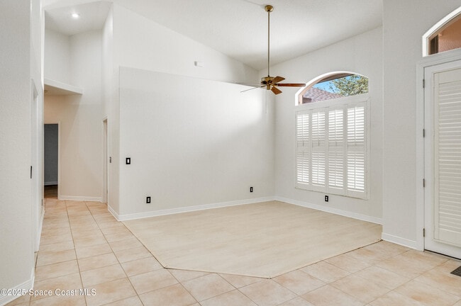 Building Photo - 129 Signature Dr