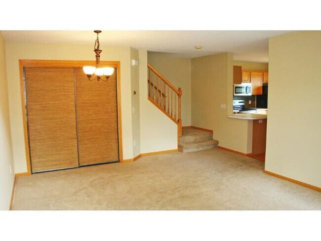 Foto del edificio - 2 Bedroom, 2 bathroom Townhome in Apple Va...