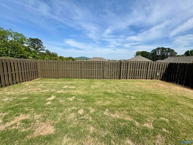 Foto del edificio - 7535 Doris Ruth Ln SE