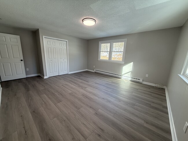 Building Photo - 735 Stafford Rd