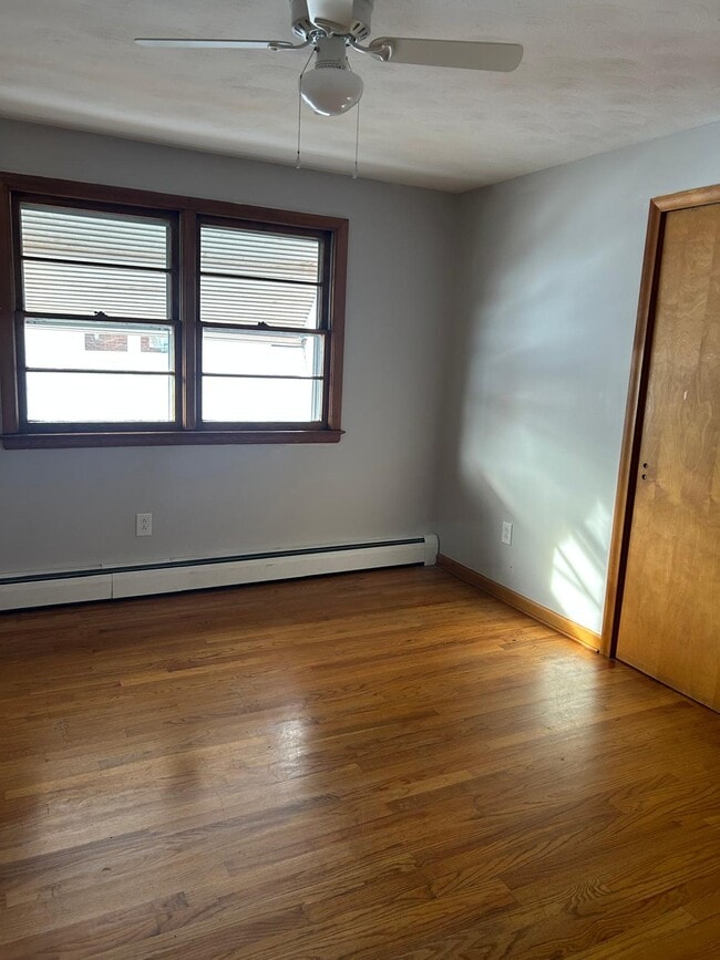 Foto del edificio - 121 Pinehurst Ave