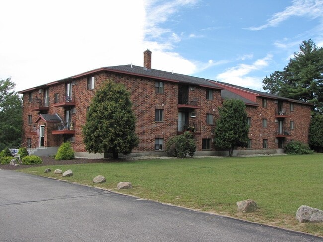 Building Photo - 1301 Bodwell Rd