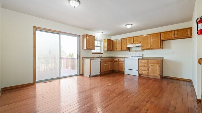 Kitchen - 21917 S Murphy Ln