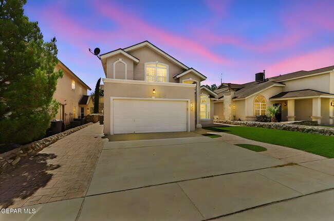 Foto del edificio - 527 Longleaf Pl