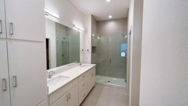 Foto del edificio - 325 Tillery Cir