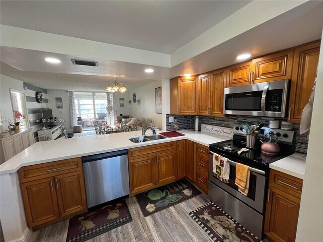 Foto del edificio - 7664 NW 18th St