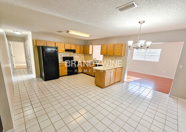 Foto del edificio - NEW Lower Rental Rate Leasing Special: Mar...