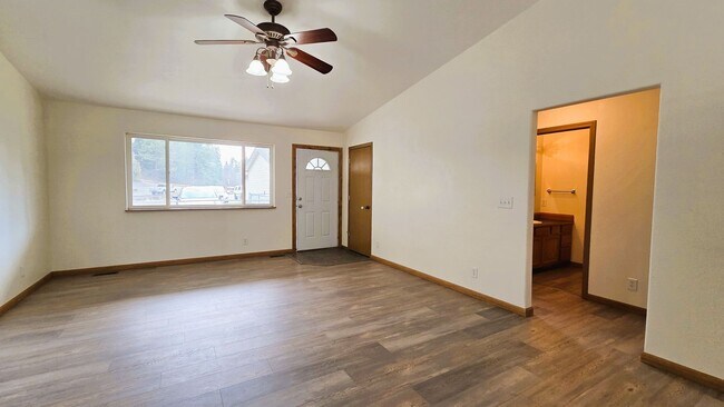 Foto del edificio - 2-Bed, 2-Bath, Single Level Home by Ponderosa Gold Course in Coeur d'Alene
