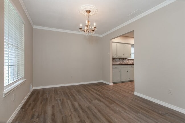 Foto del edificio - 9922 Fieldcrest Dr