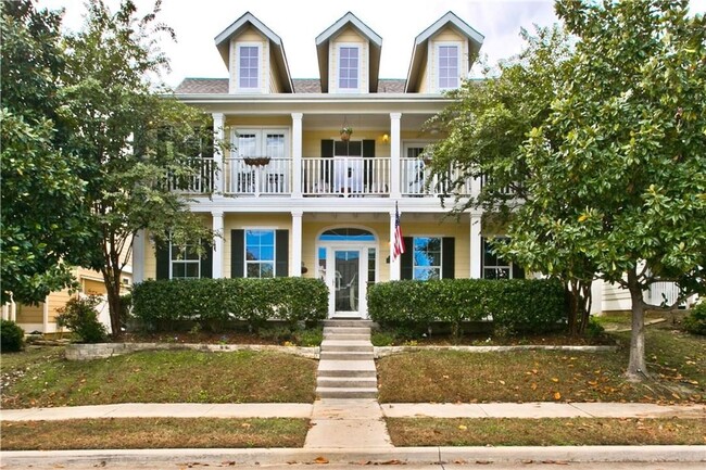 Foto del edificio - Adorable 4 bedrm, 2.5 bath Colonial style ...