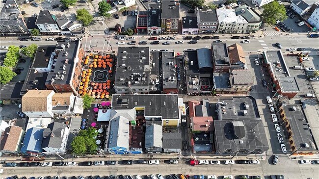 Building Photo - 108 Spruce St