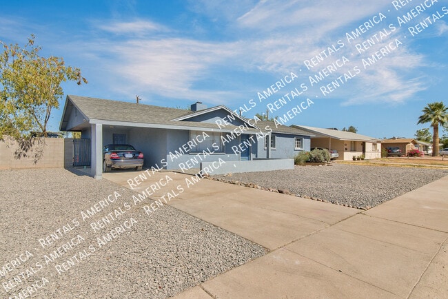 Building Photo - 3213 S Albert Ave