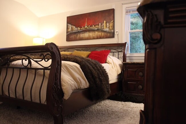 Building Photo - 6703 Cathedral Ave