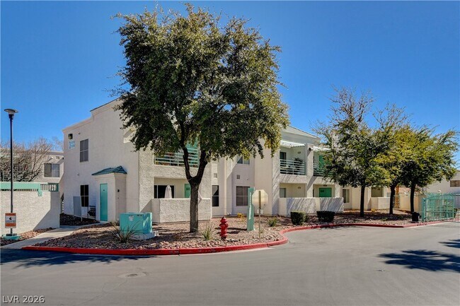 Building Photo - 7100 W Pirates Cove Rd