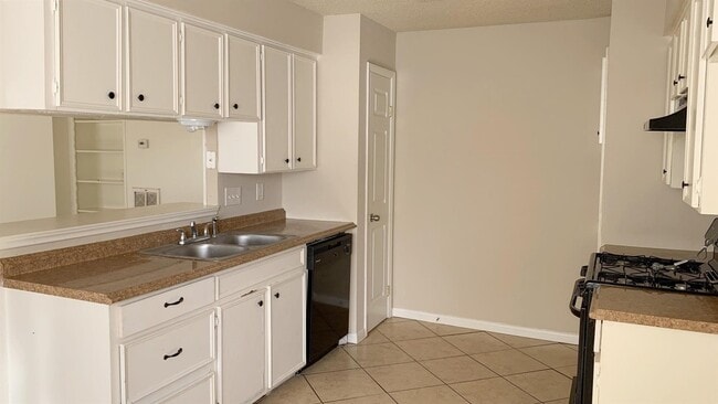 Building Photo - 6811 Winding Trace Dr