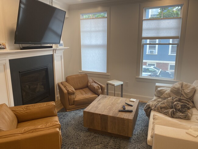 Upstairs Living Room (inc fireplace) - 11 Prospect St